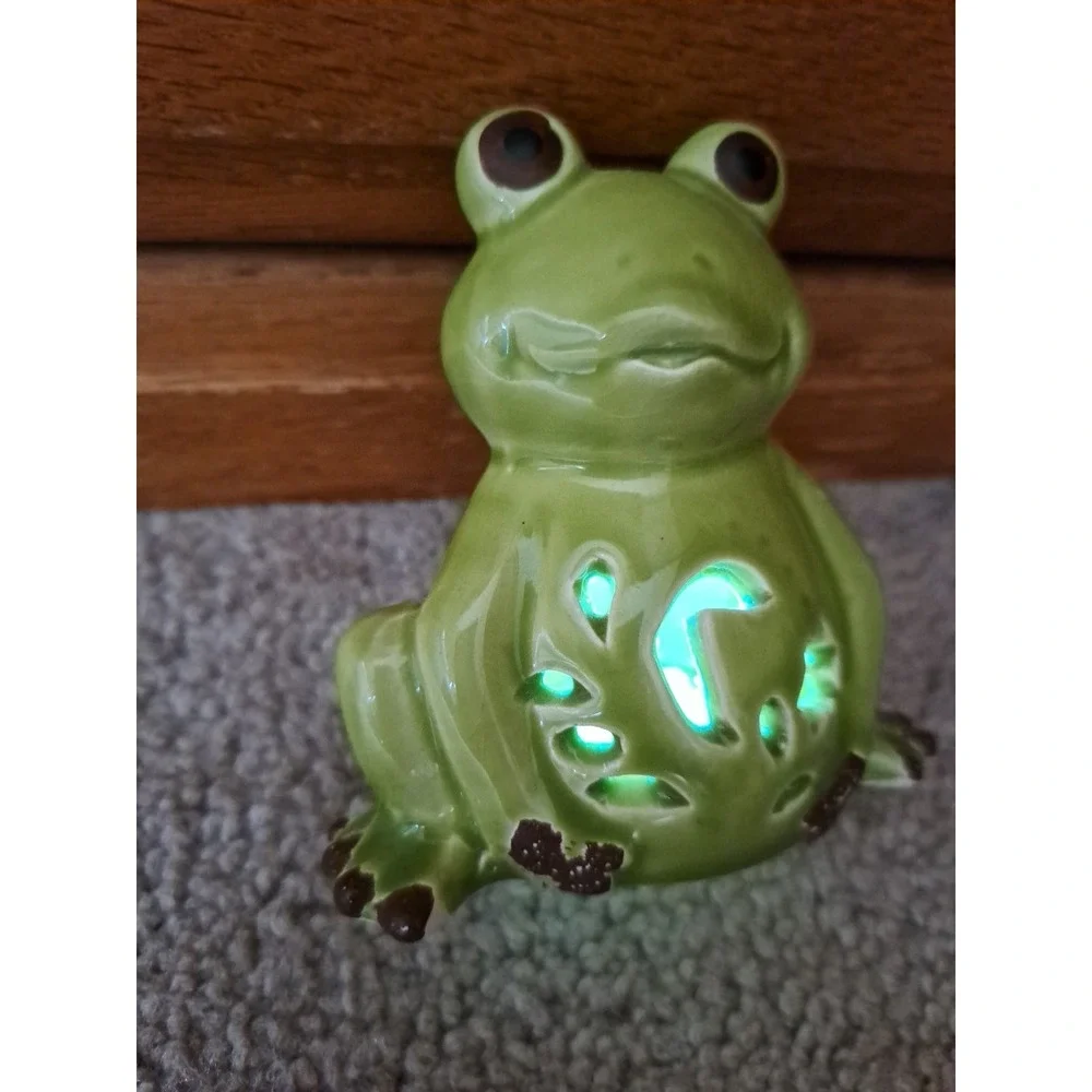 Decorative Ceramic Luminary Lights Up Frog 3.5 X 3.5 X 2.25 Inches Figurine